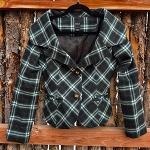 Rad 90’s plaid jacket.